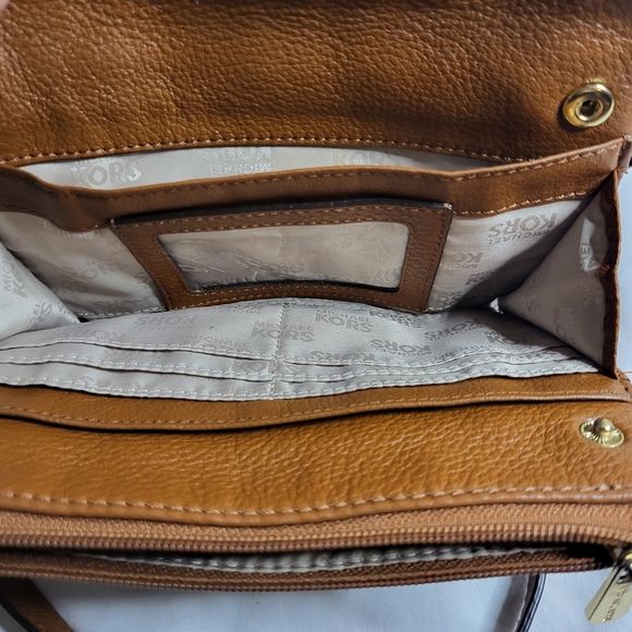 Michael Kors purse - Picture 6 of 7